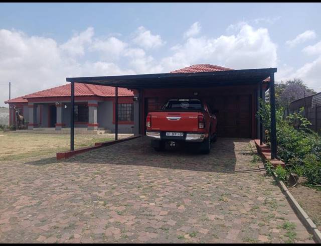 3 BEDROOM HOUSE FOR SALE IN EIKE PARK